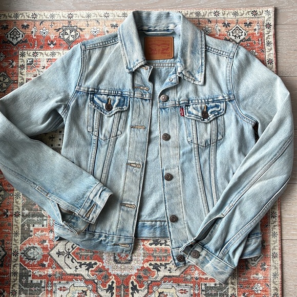 Levi’s denim jacket - Picture 2 of 9